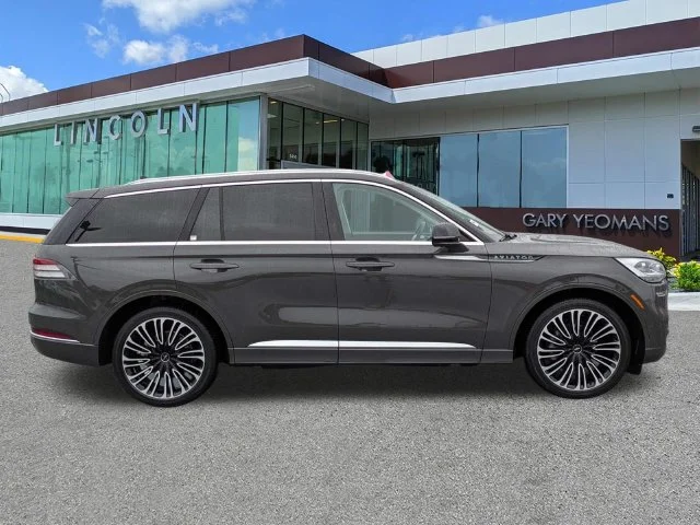 Certified Used 2023 Dark Gray Metallic Lincoln Black Label image 3