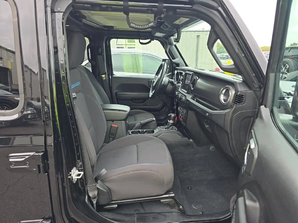 Used 2023 Black Jeep Rubicon 4xe image 5