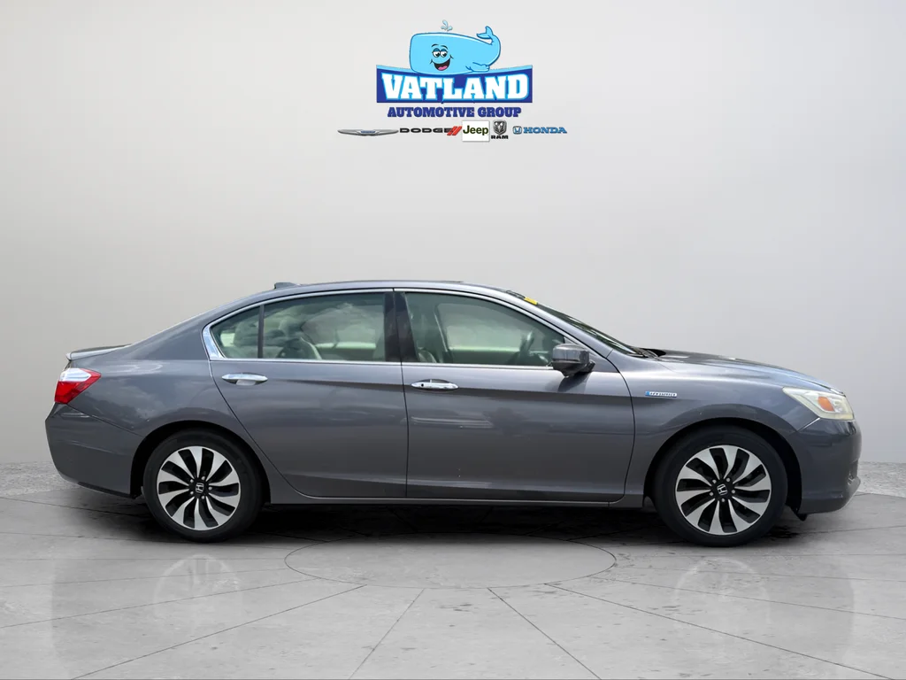 Used 2014 Modern Steel Metallic Honda Touring image 6