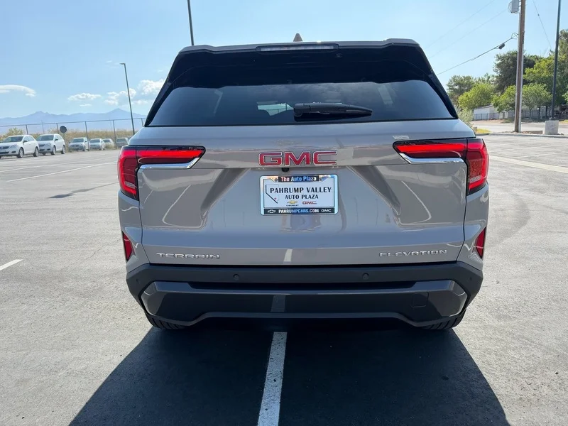 New 2027 Riverstone Metallic GMC Elevation image 4