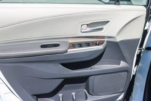 Certified Used 2023 PLATINUM WHITE PEARL MC. Toyota  image 20