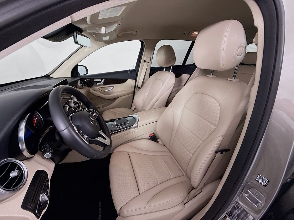 Used 2021  Mercedes-Benz GLC 300 image 5
