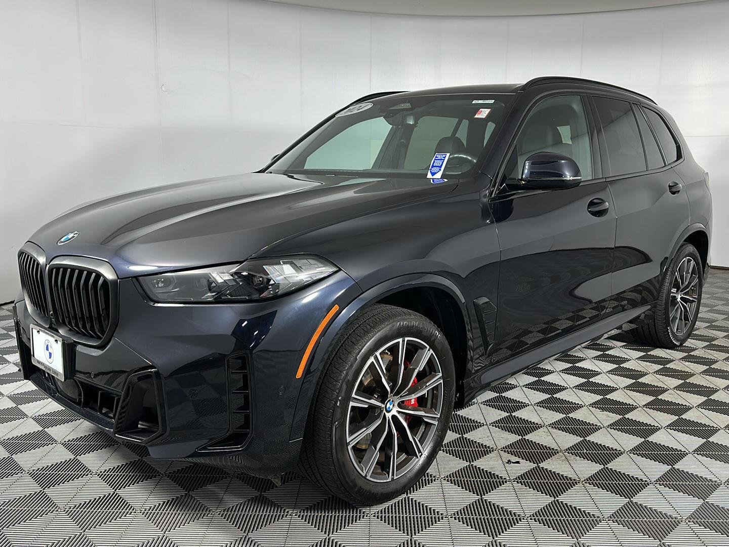 Certified Used 2024 Carbon Black Metallic BMW xDrive40i image 5