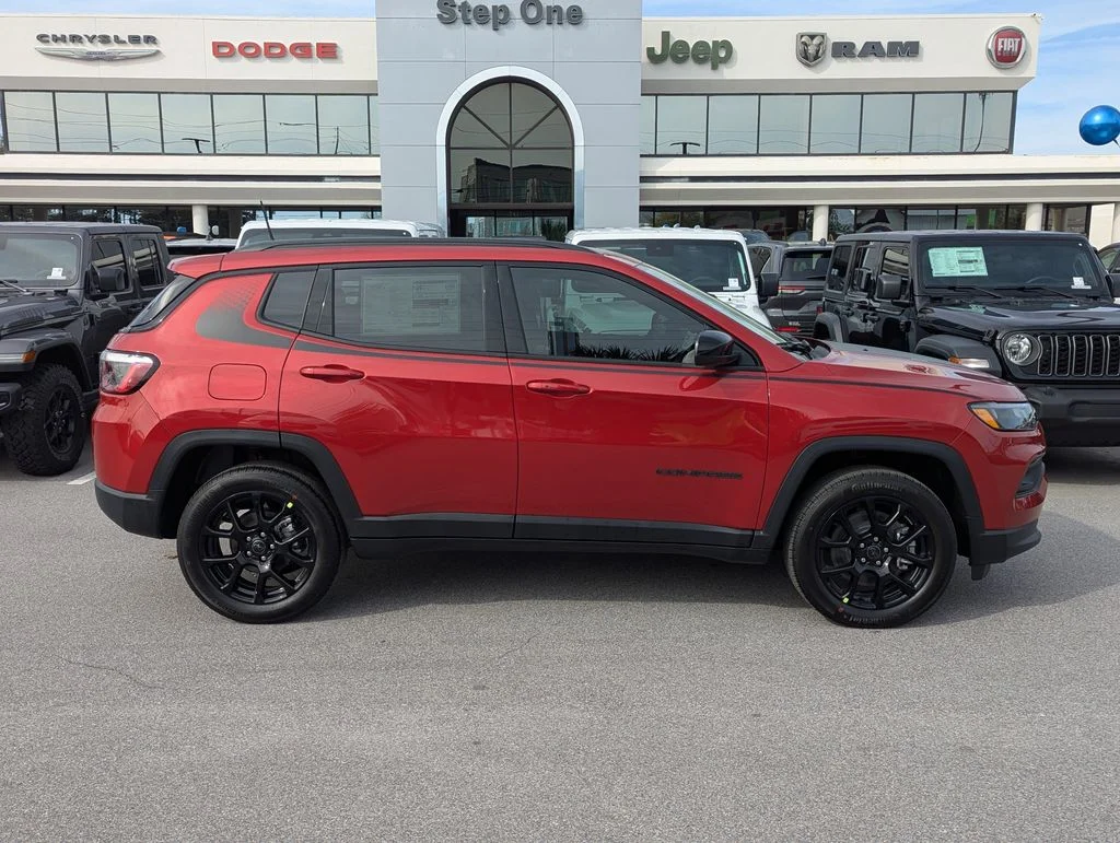New 2026 Red Hot Pearlcoat Jeep Latitude image 4