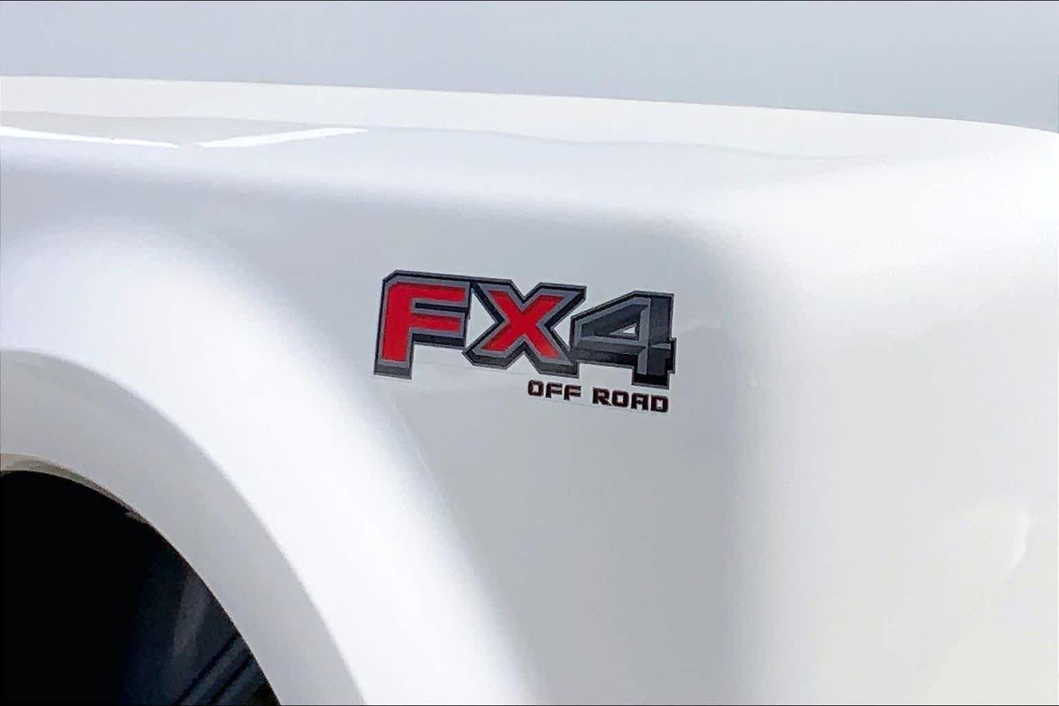 New 2027 Star White Metallic Tri-Coat Ford F-350® King Ranch® image 15