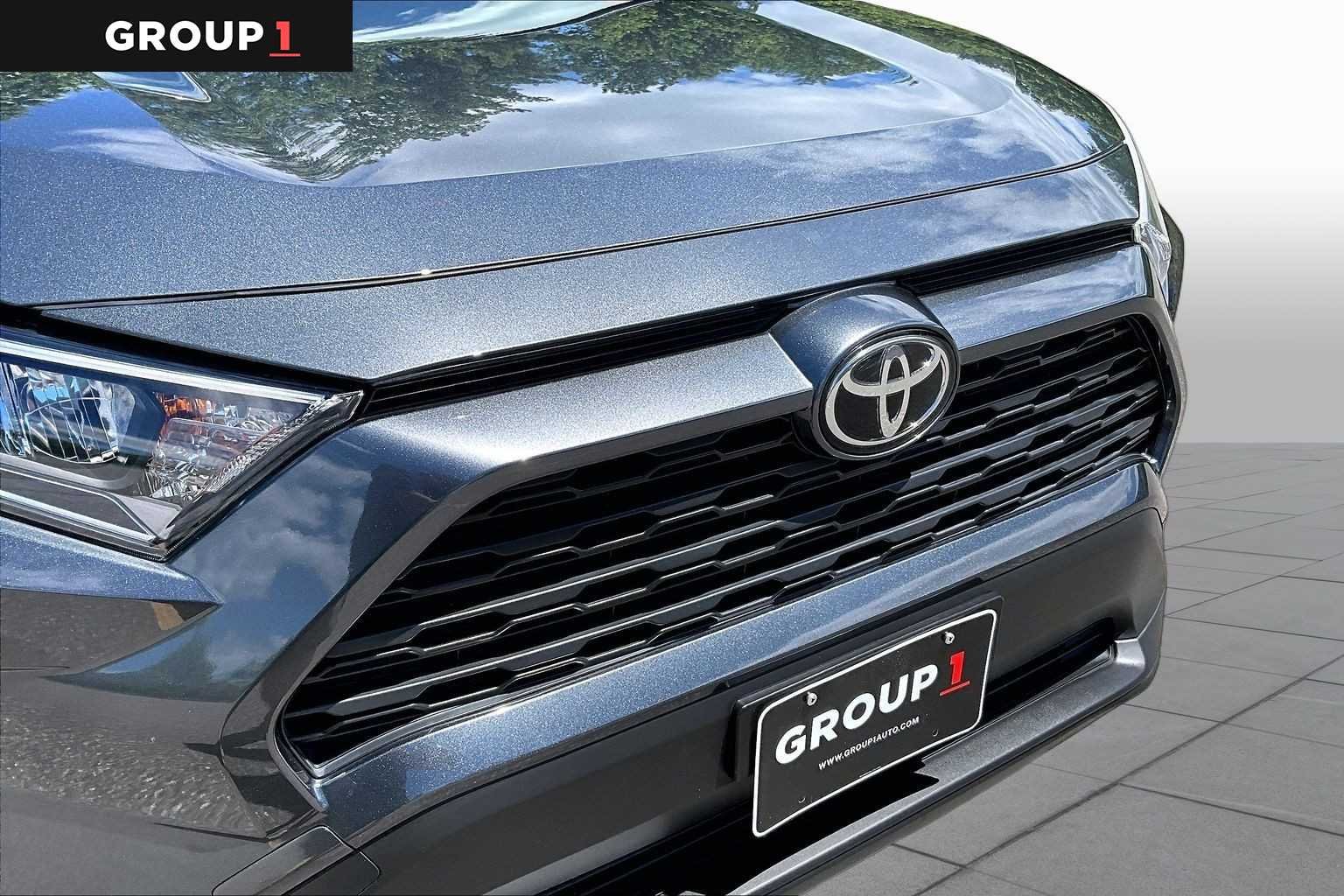 Certified Used 2020 Magnetic Gray Metallic Toyota XLE image 32