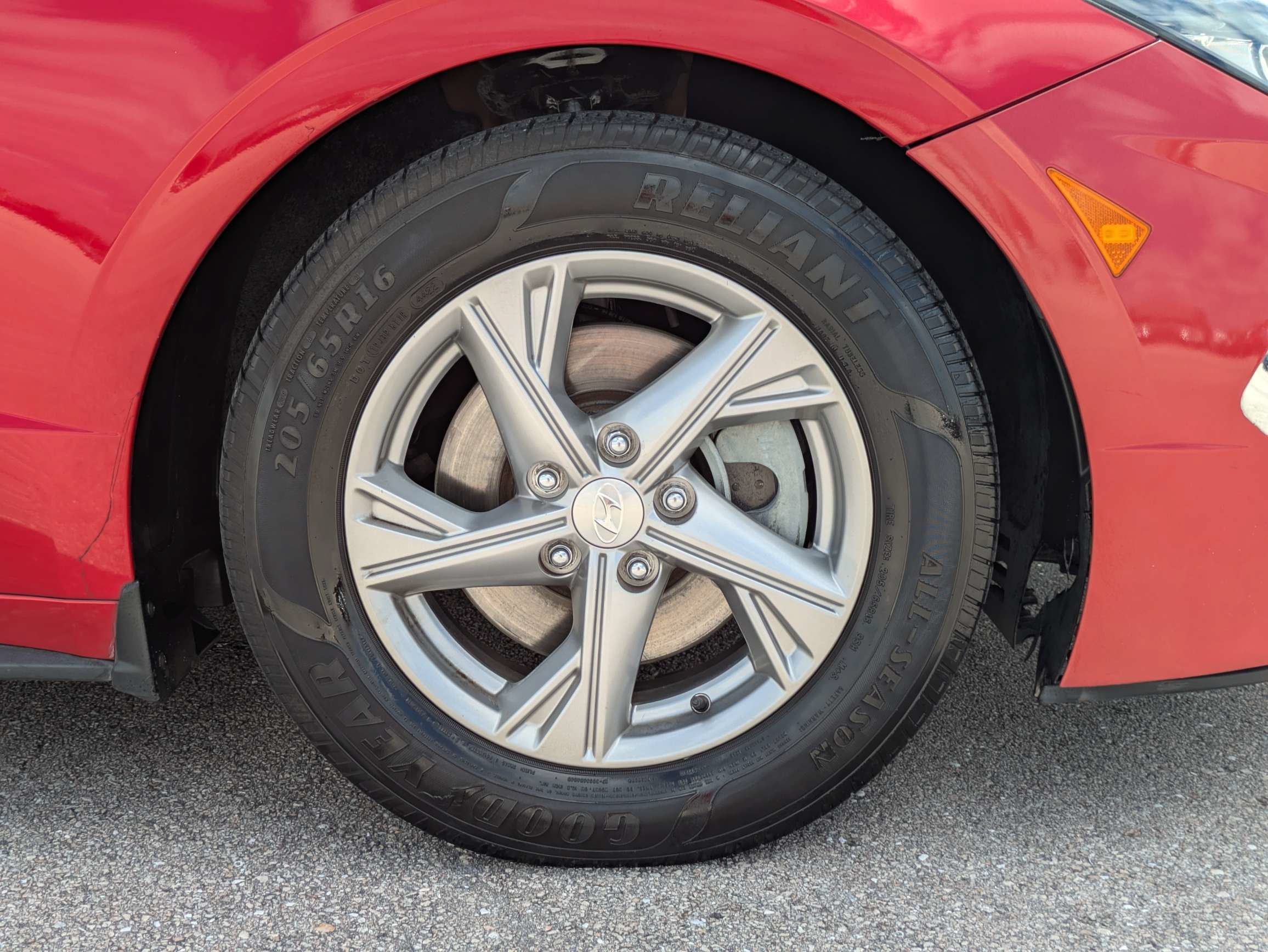 Used 2020 Calypso Red Hyundai SE image 11