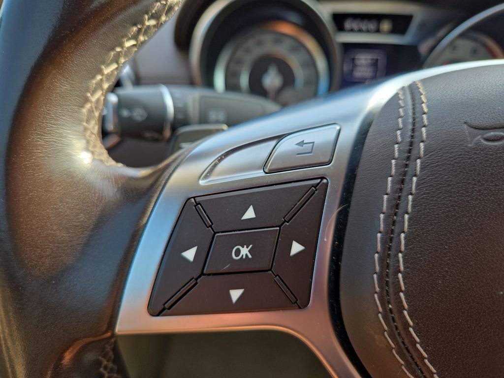 Used 2013 Black Mercedes-Benz SL 550 image 17