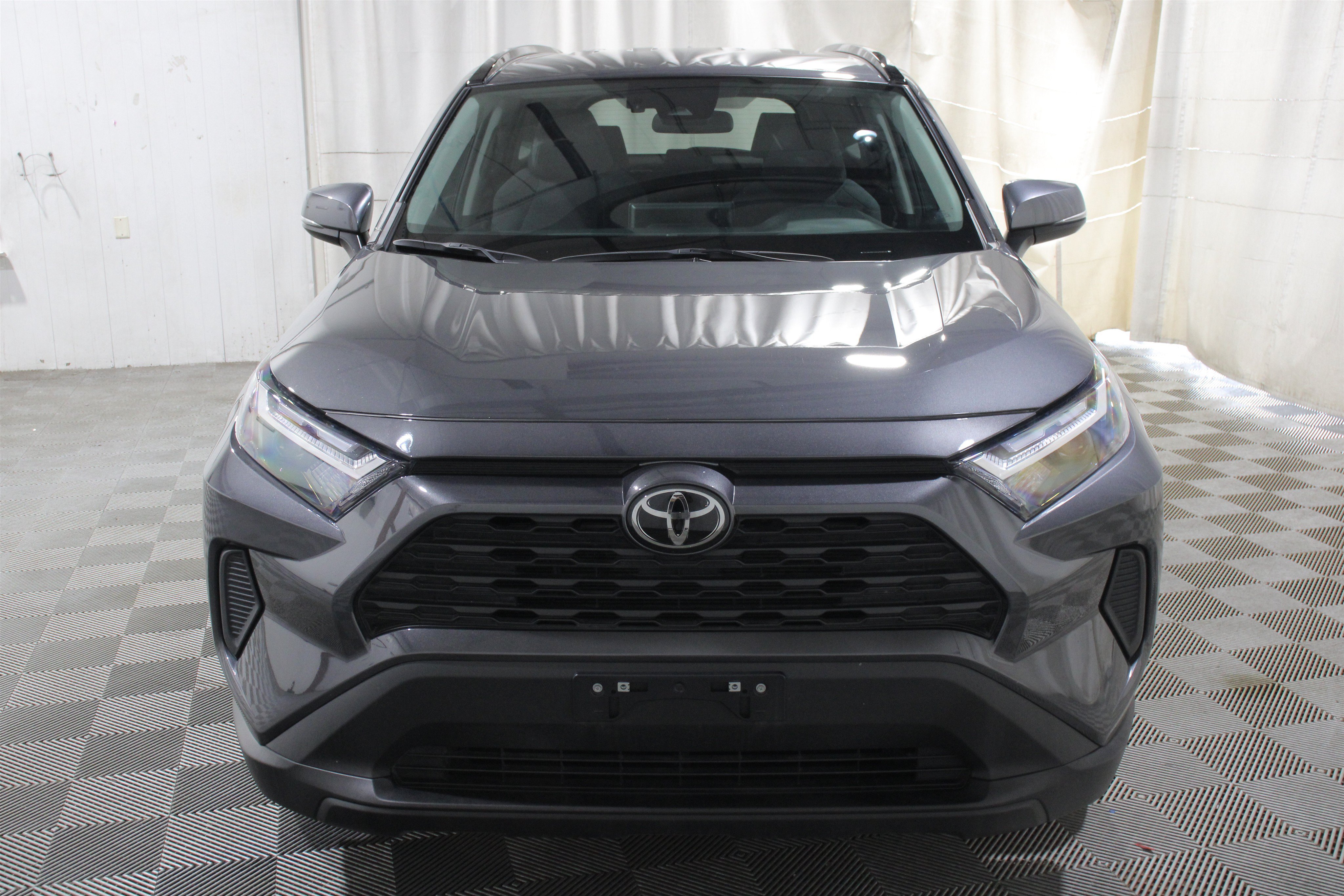 Used 2025 Magnetic Gray Metallic Toyota Hybrid XLE image 30