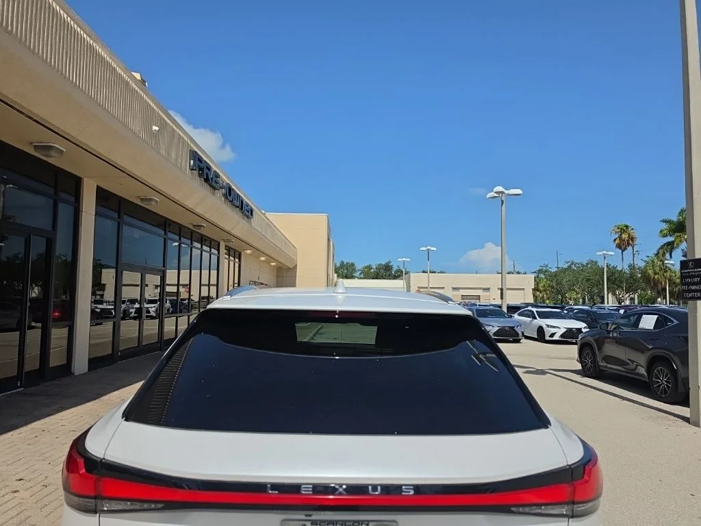Used 2023 White Lexus 350 Premium image 6