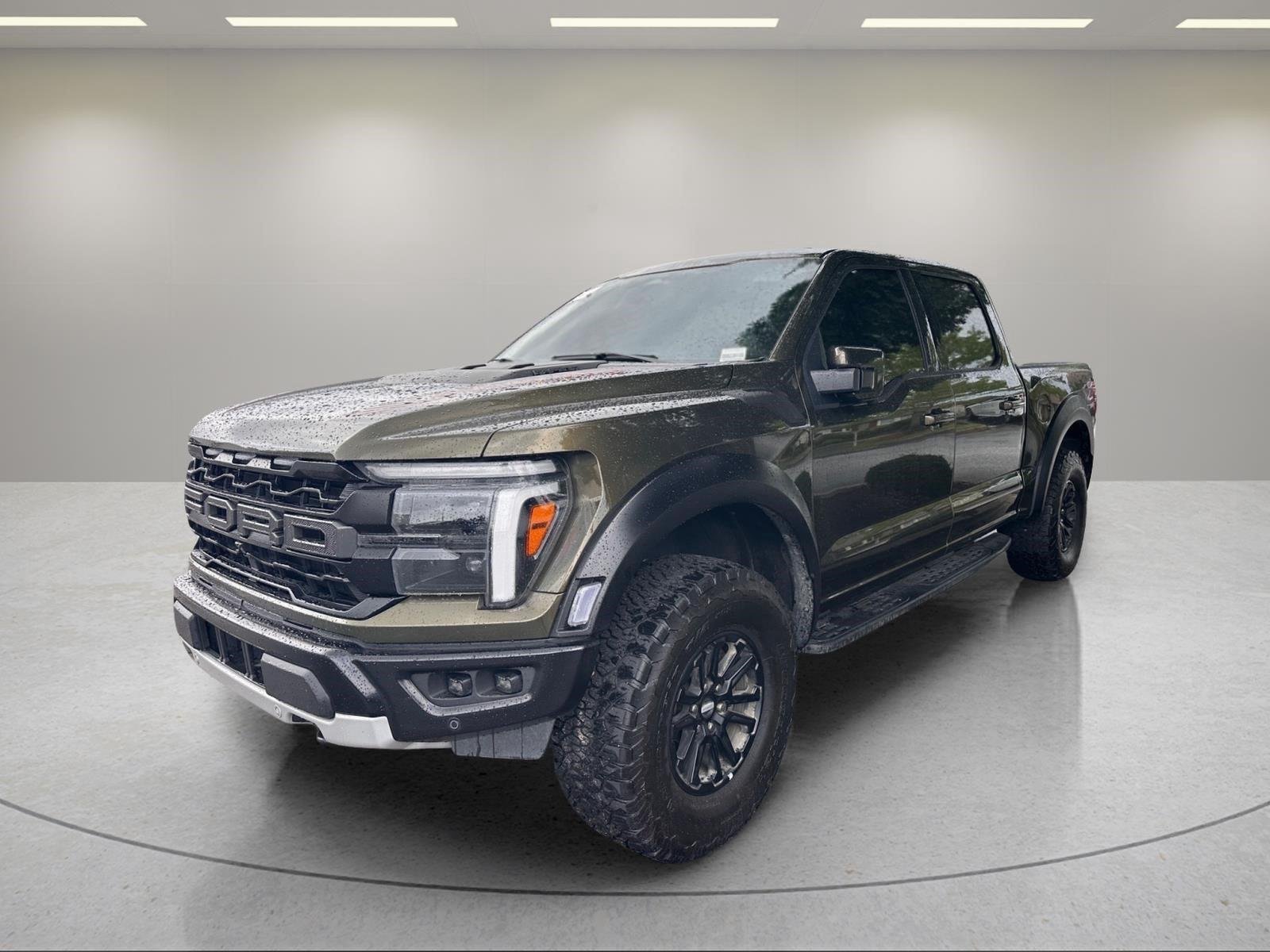 Used 2024 Shelter Green Ford Raptor image 1