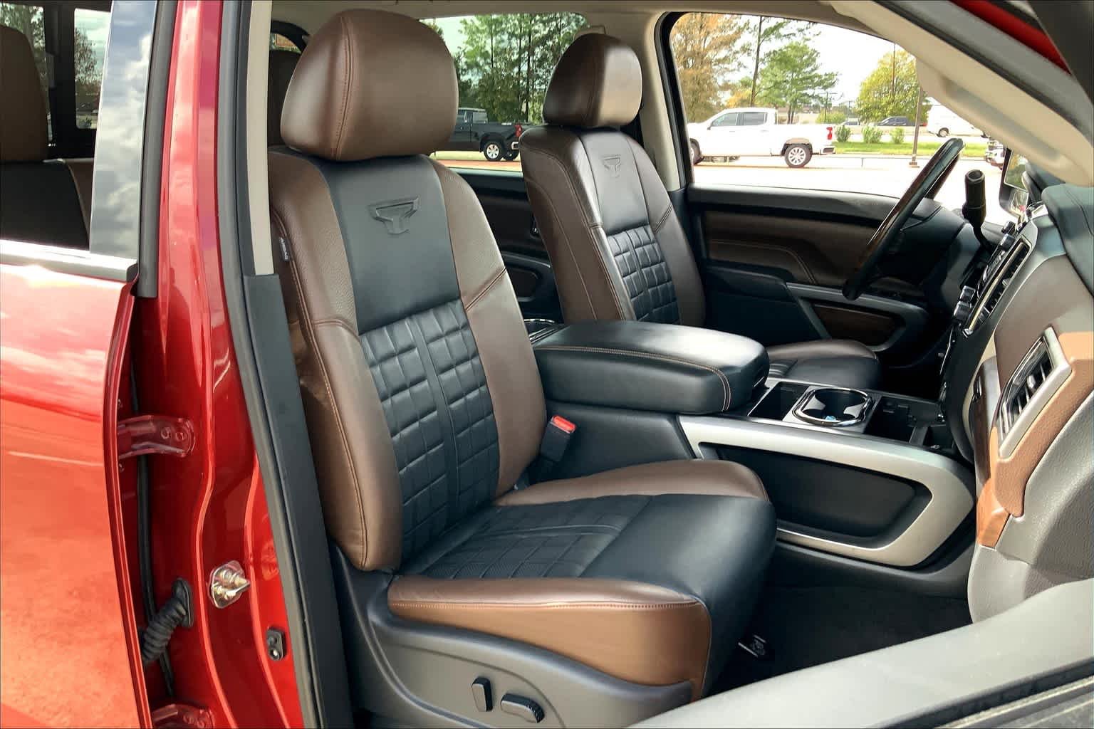 Used 2016  Nissan Platinum Reserve image 8