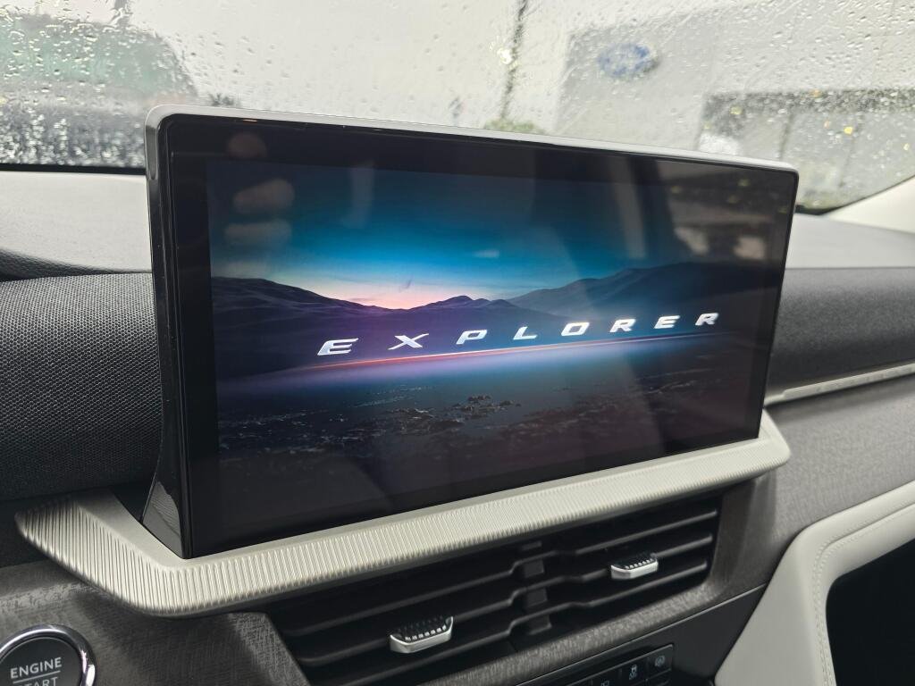 2026 Ford Explorer Platinum - Photo 29