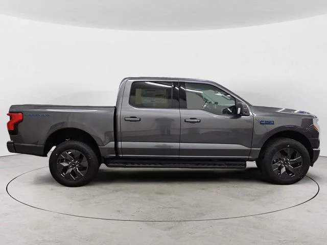2025 Ford F-150 Lightning Flash - Photo 6