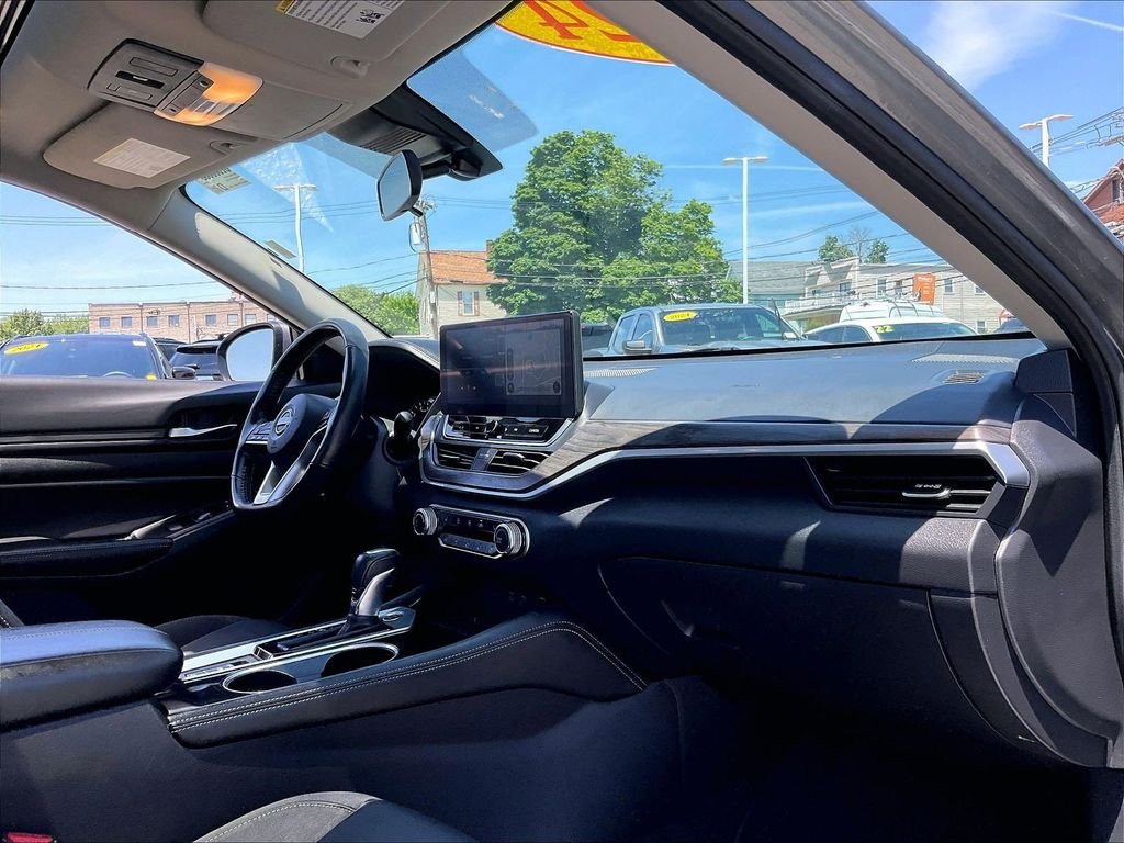 Used 2024 Gray Nissan 2.5 SV image 14