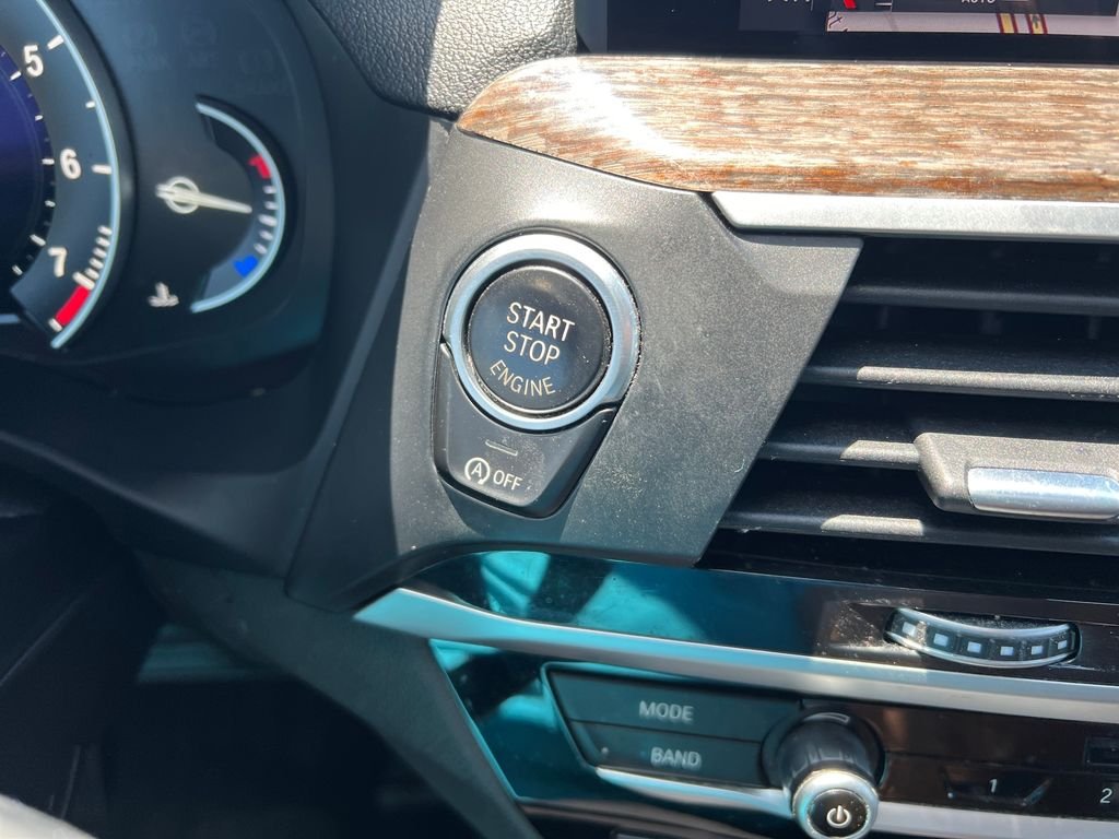 Used 2019 Dark Graphite Metallic BMW sDrive30i image 18