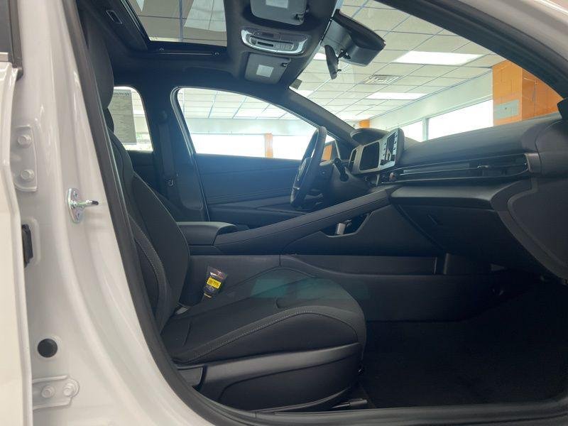 New 2026 White Hyundai SEL Sport image 13
