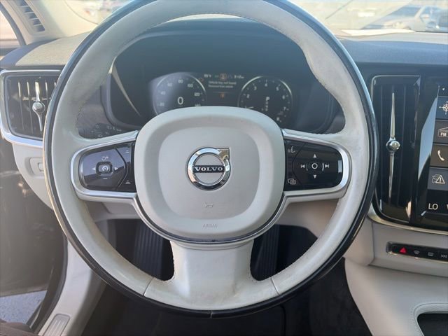 Used 2018  Volvo T6INSCRIPT image 11
