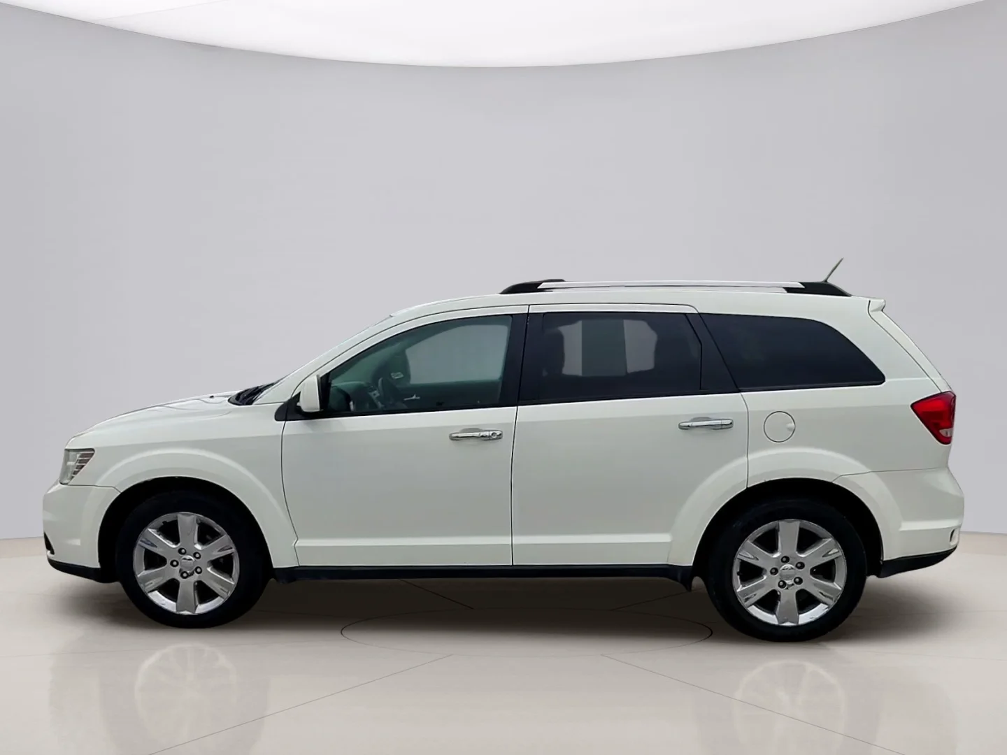 Used 2012 White Dodge CREW AWD image 2