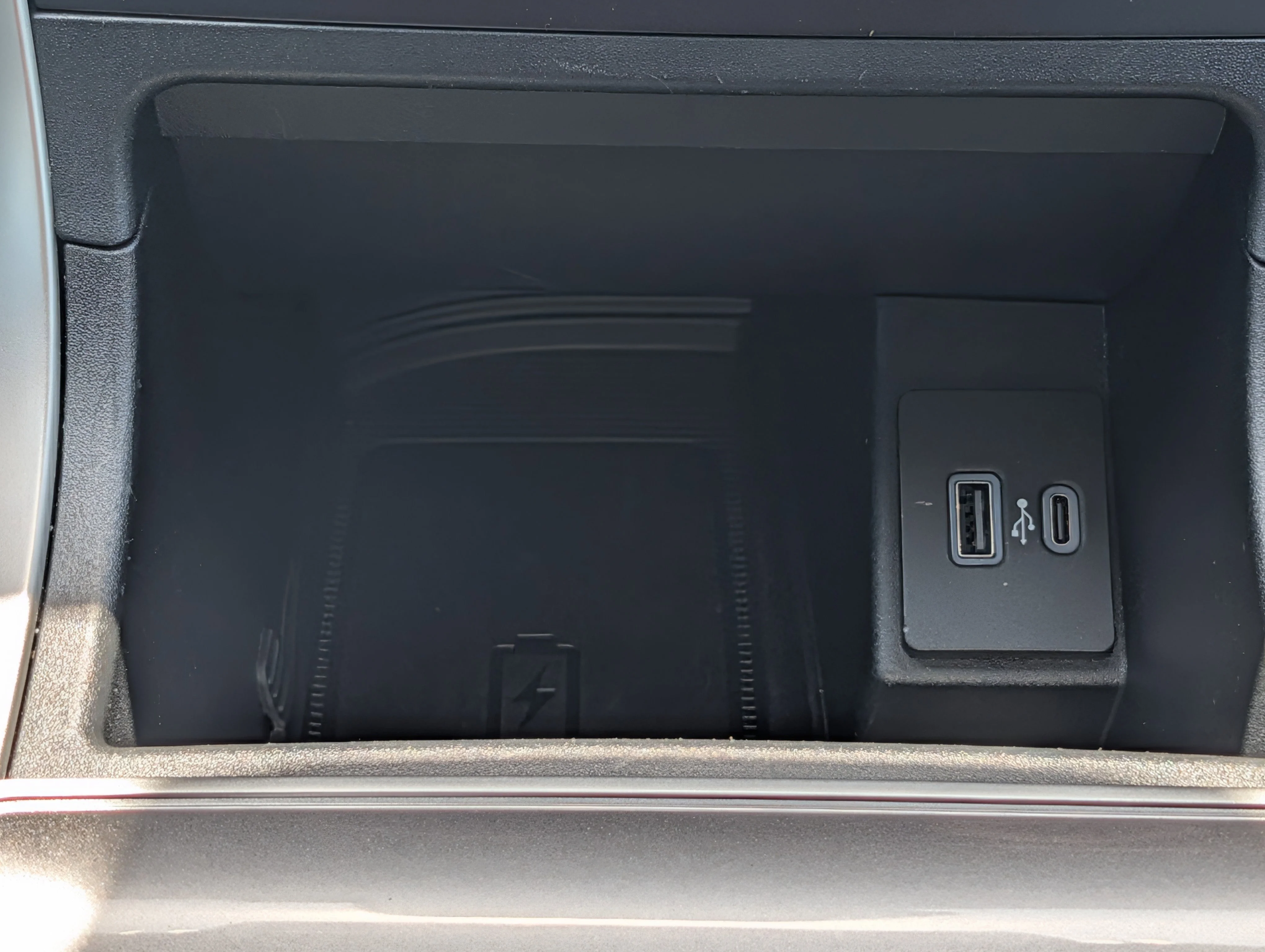 Used 2024 AGATE BLACK METAL Ford SEL image 28