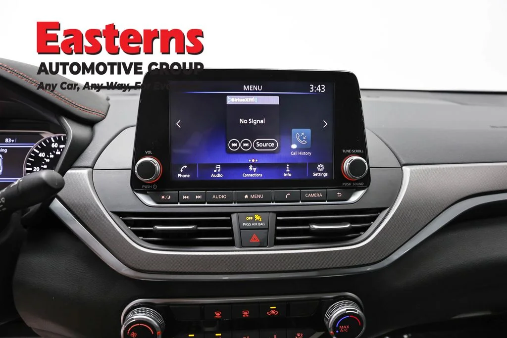 Used 2023 White Nissan 2.5 SR image 12
