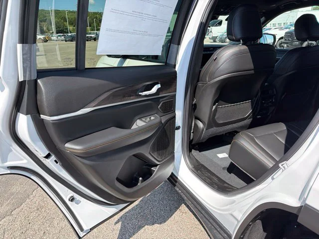 New 2026 White Jeep  image 10