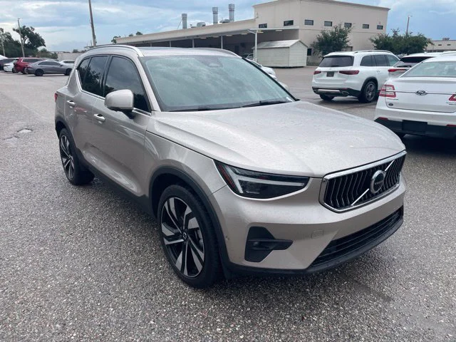 2024 Volvo XC40 Plus