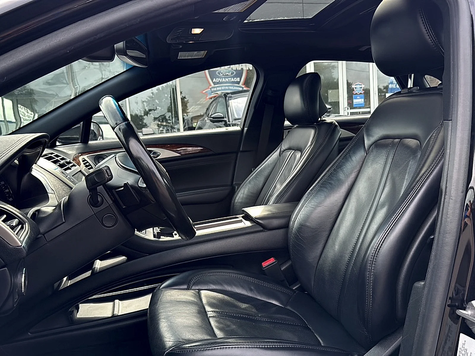 Used 2019 Infinite Black Metallic Lincoln Reserve II image 5