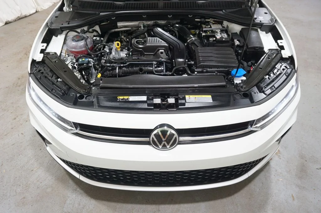 Certified Used 2025 White Volkswagen 1.5T SE image 27
