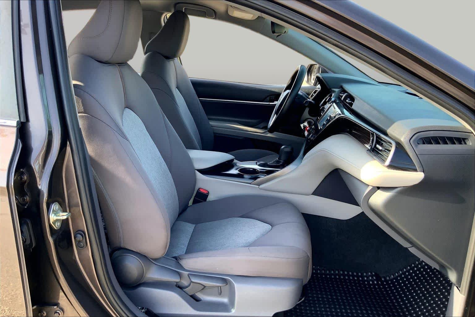 Used 2019 Brownstone Toyota LE image 9