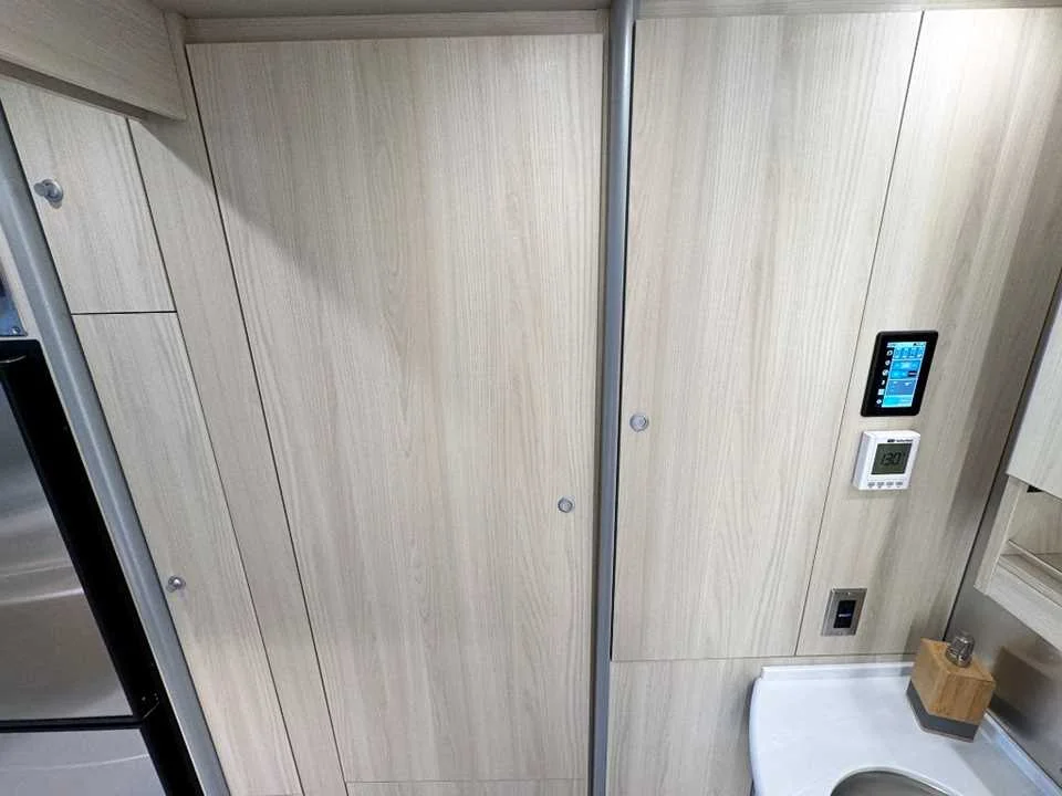 New 2025 Hightech Silver Premium Metallic AIRSTREAM  image 18