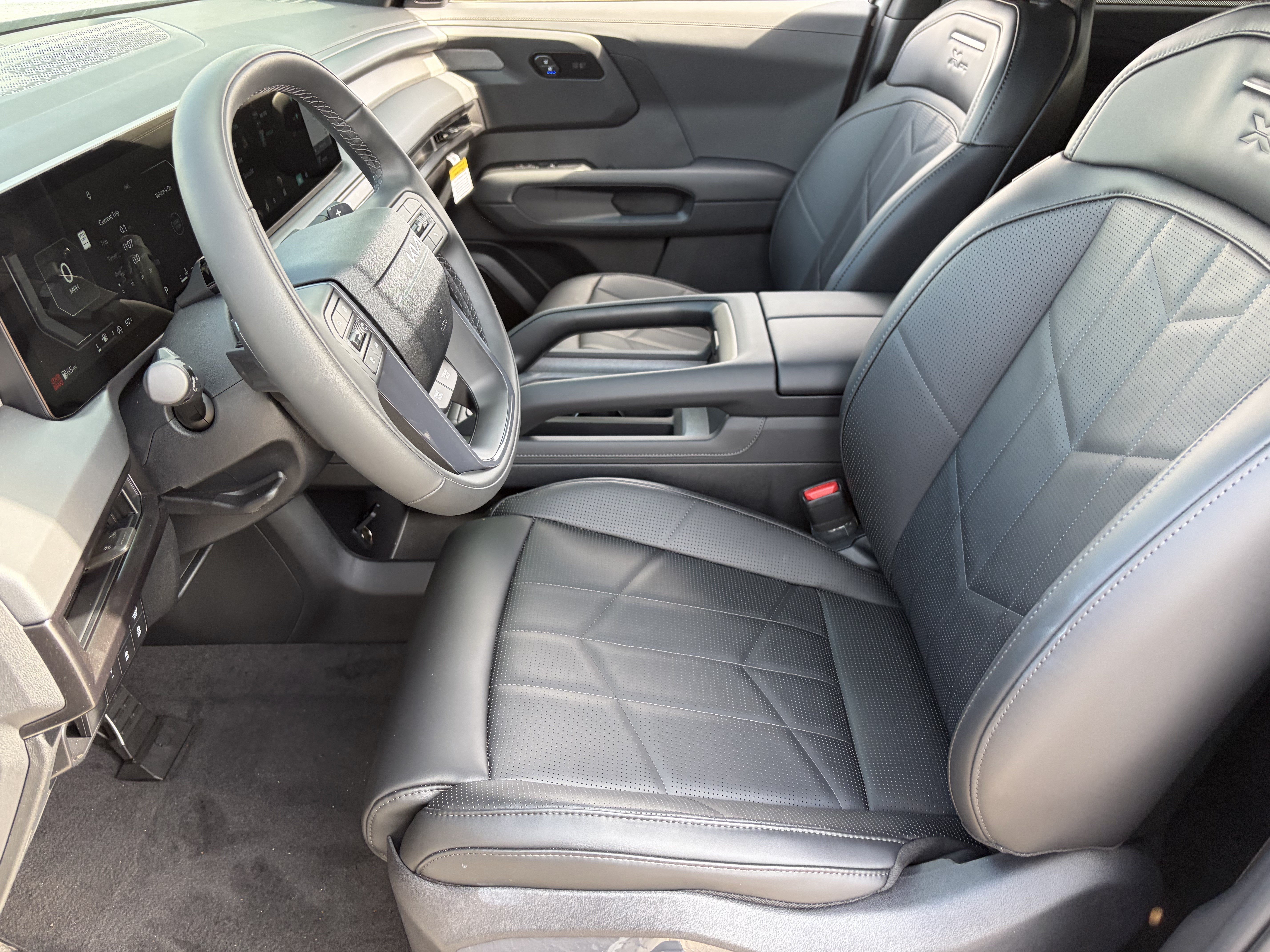 New 2027 Wolf Gray Kia X-PRO SX image 17