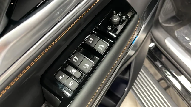 New 2026 High Gloss Black Exterior Paint Jeep Summit Reserve image 20