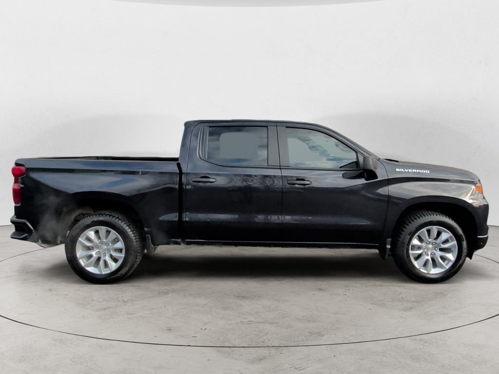 Used 2023 Gray Chevrolet Custom image 4
