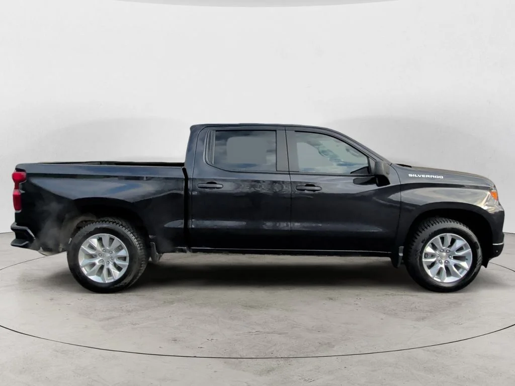 2023 Chevrolet Silverado 1500 Custom - Photo 4