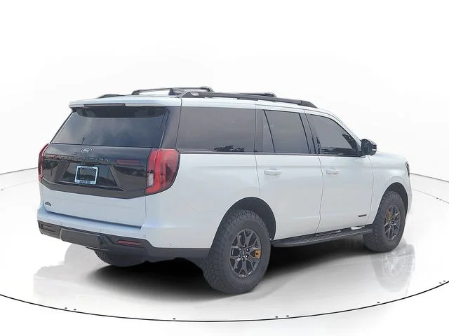 New 2025 White Metallic Ford Tremor image 5