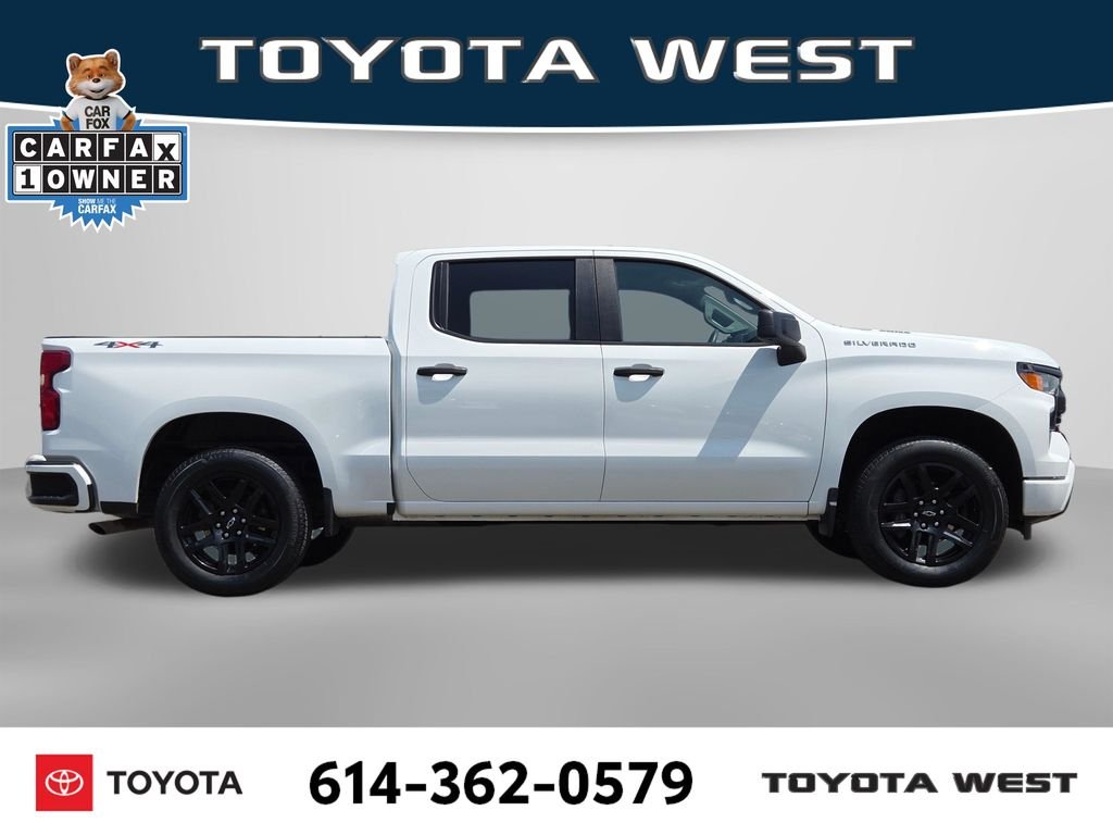 Used 2025 White Chevrolet Custom image 5