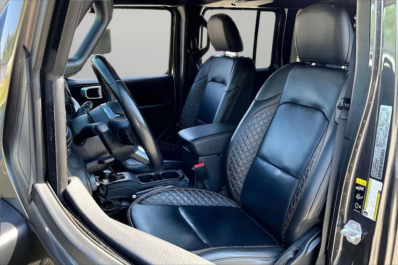 Used 2021 Silver Jeep Sahara High Altitude image 21