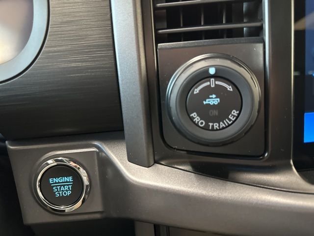New 2025 White Ford XLT image 23