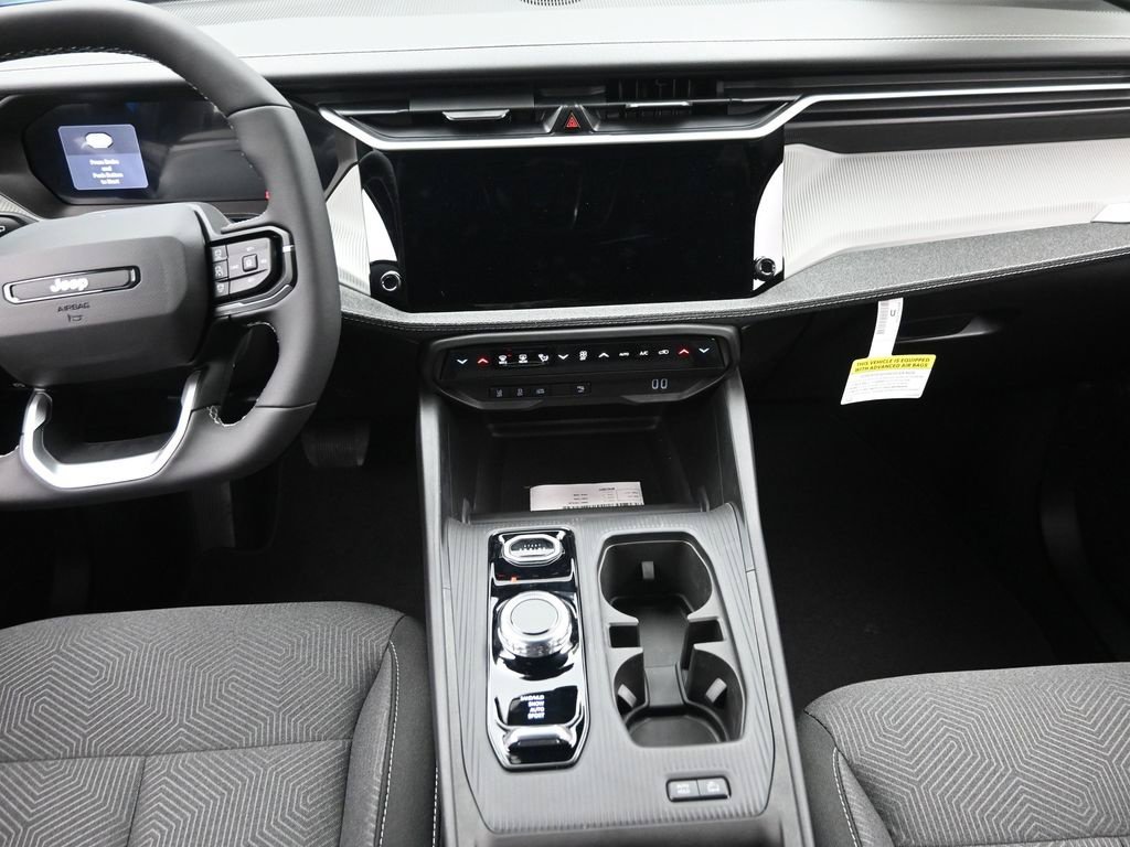 New 2026 Hydro Blue Pearl-Coat Exterior Paint Jeep Laredo image 15