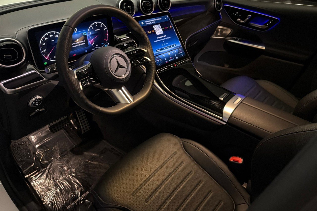 Used 2024 Polar White Mercedes-Benz GLC 300 image 9