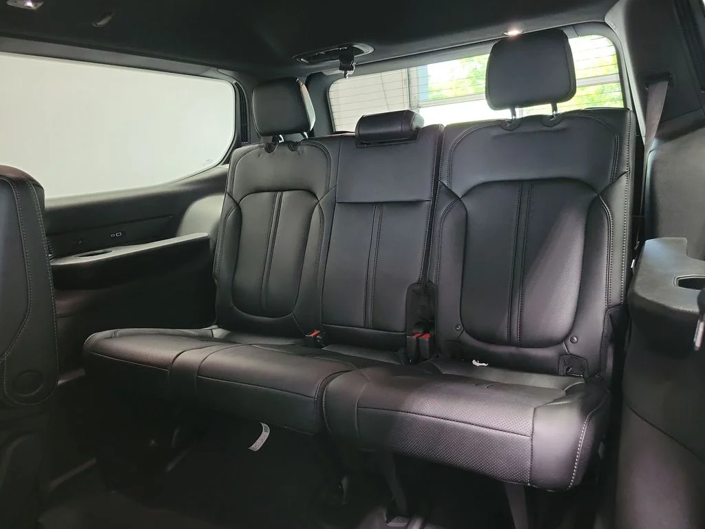 New 2026 High Gloss Black Exterior Paint Jeep Limited Altitude image 9