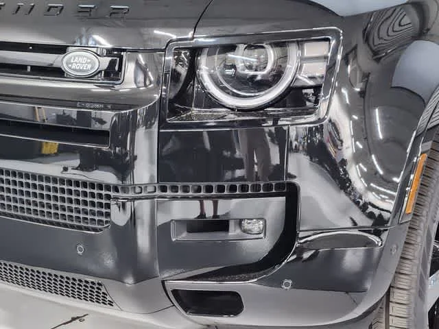 2026 Land Rover Defender V8 - Photo 12