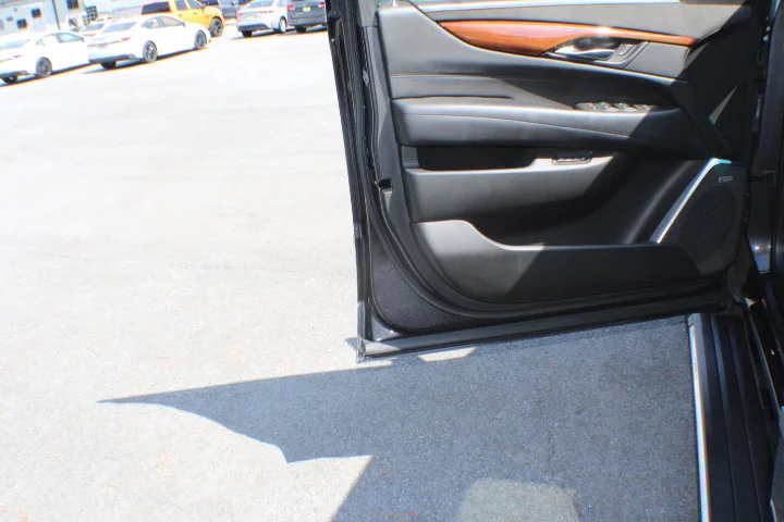 Used 2016 DARK GRANITE METALLIC Cadillac Premium Collection image 6