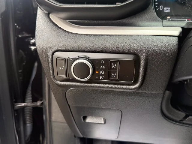 Used 2023 Black Ford XLT image 14