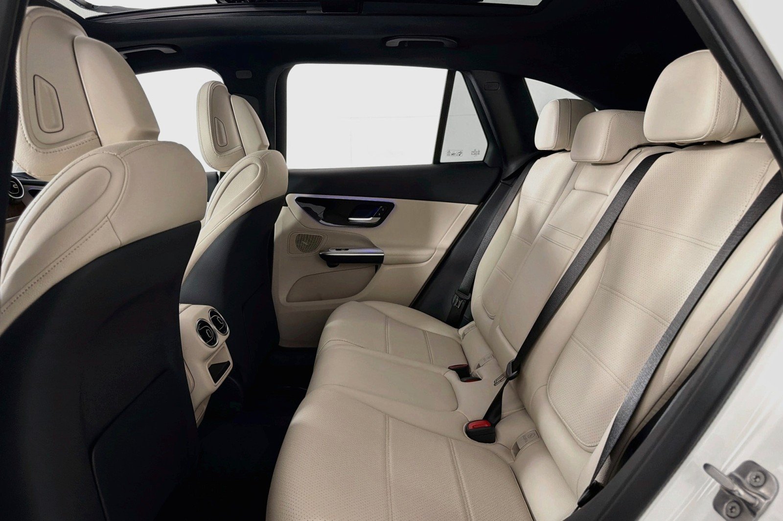 New 2026 Polar White Mercedes-Benz GLC 300 SUV image 7