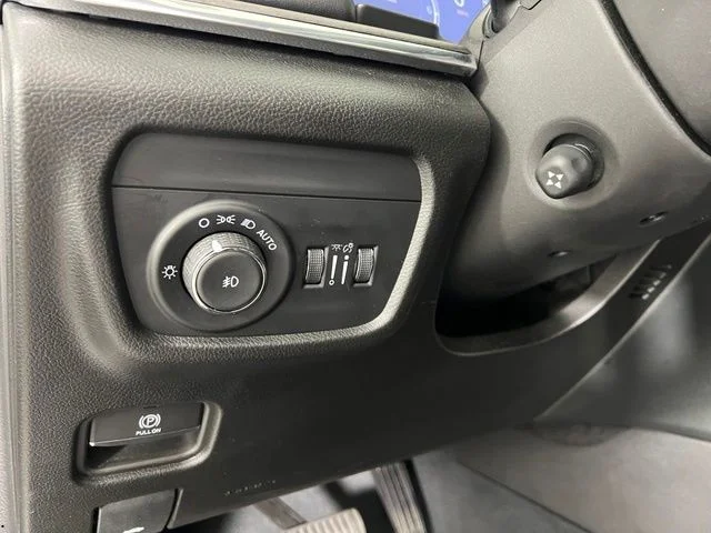 Used 2023 White Jeep Overland image 18