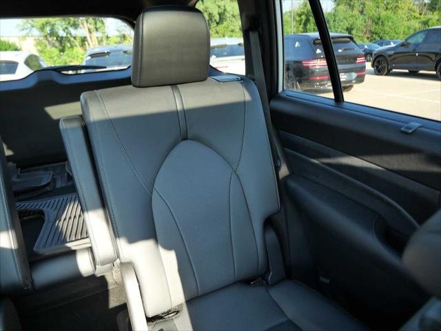 Certified Used 2026 WIND CHILL PEARL Toyota  image 15
