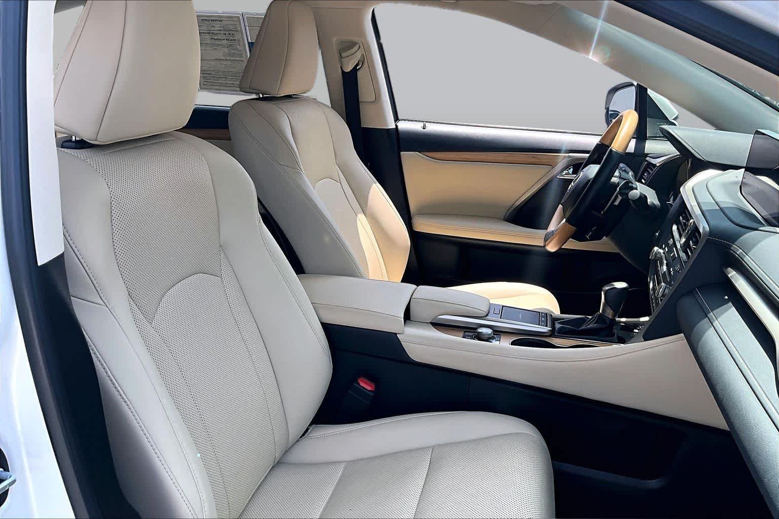 Used 2022 Eminent White Pearl Lexus  image 9