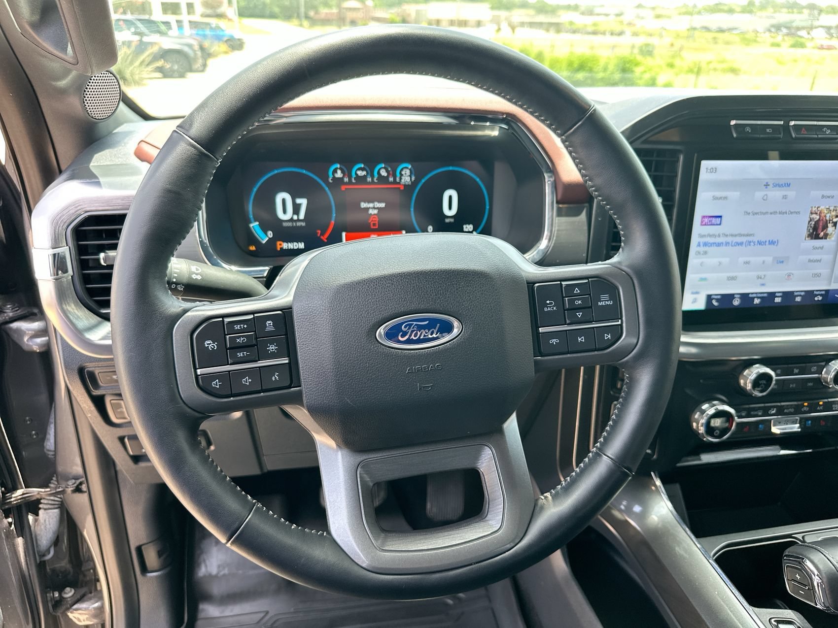 Used 2021 Gray Metallic Ford LARIAT image 14